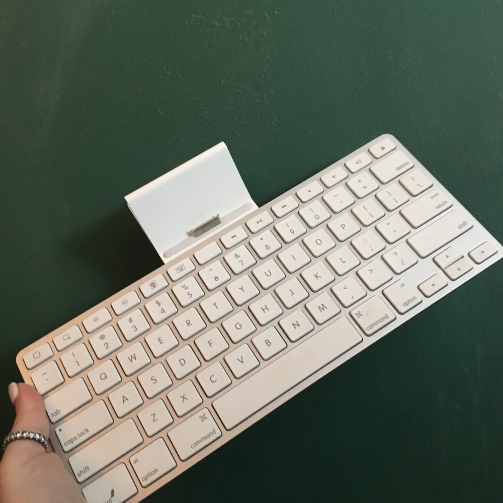 iPad gen 2 key board dock